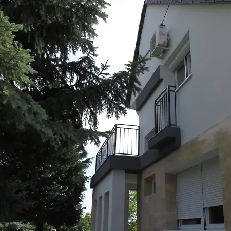 Art Apartmanhaz Balaton-gyenesdias *